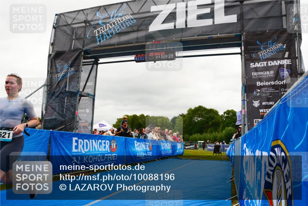 30.08.2026 - Elbe Triathlon Hamburg LAZAROV Photography http://msf.ph/oto/10088196 30.08.2026 12:18:24 Ziel 1521 meine-sportfotos.de