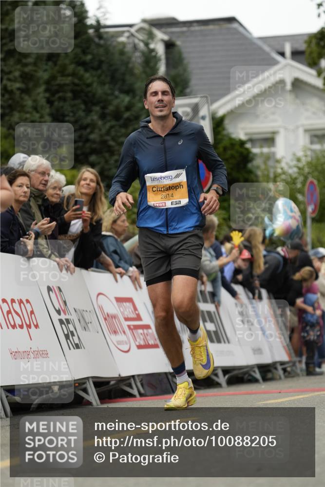 30.08.2026 - Blankeneser Heldenlauf Patografie http://msf.ph/oto/10088205 30.08.2026 11:38:14 Ziel 2021, 2190, 2458, 2668, 2814, 2845 meine-sportfotos.de