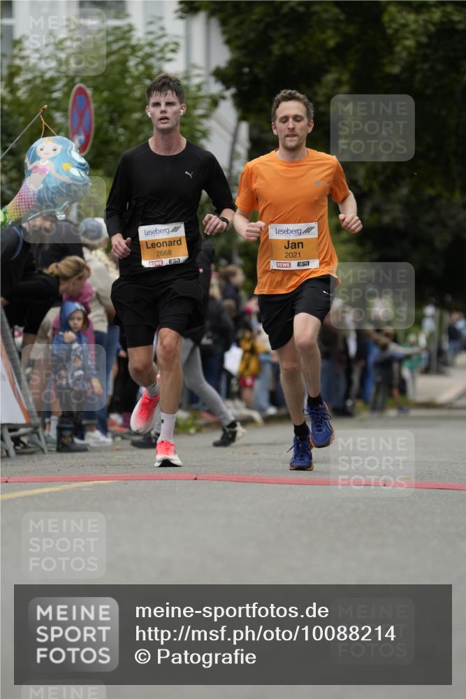 30.08.2026 - Blankeneser Heldenlauf Patografie http://msf.ph/oto/10088214 30.08.2026 11:38:18 Ziel 2021, 2190, 2458, 2668, 2814, 2845 meine-sportfotos.de