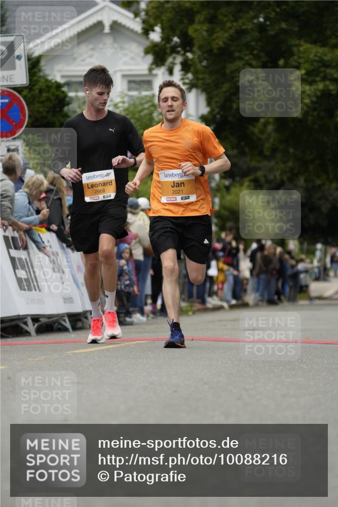 30.08.2026 - Blankeneser Heldenlauf Patografie http://msf.ph/oto/10088216 30.08.2026 11:38:19 Ziel 2021, 2190, 2668, 2814, 2845 meine-sportfotos.de