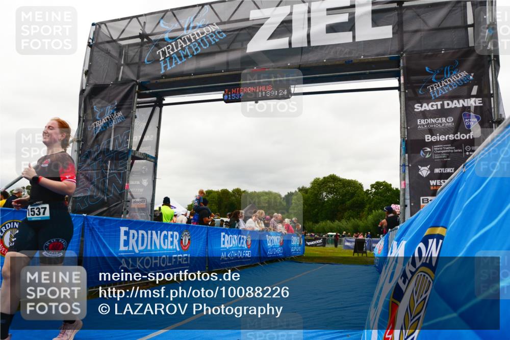 30.08.2026 - Elbe Triathlon Hamburg LAZAROV Photography http://msf.ph/oto/10088226 30.08.2026 12:19:23 Ziel 1537 meine-sportfotos.de