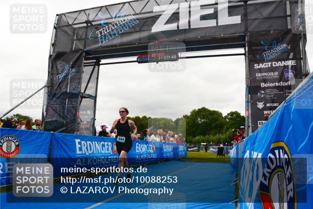 30.08.2026 - Elbe Triathlon Hamburg LAZAROV Photography http://msf.ph/oto/10088253 30.08.2026 12:19:44 Ziel 1694 meine-sportfotos.de