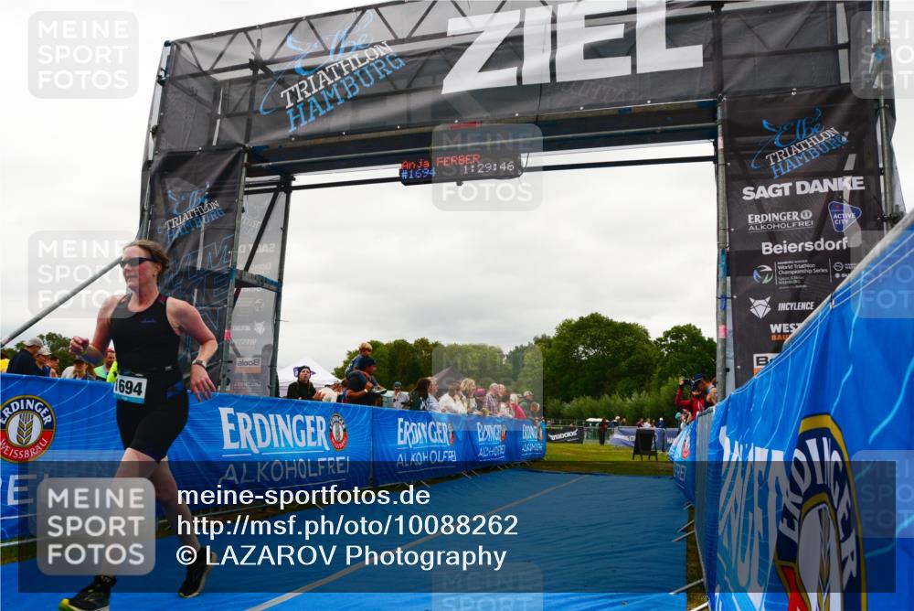 30.08.2026 - Elbe Triathlon Hamburg LAZAROV Photography http://msf.ph/oto/10088262 30.08.2026 12:19:45 Ziel 1694 meine-sportfotos.de