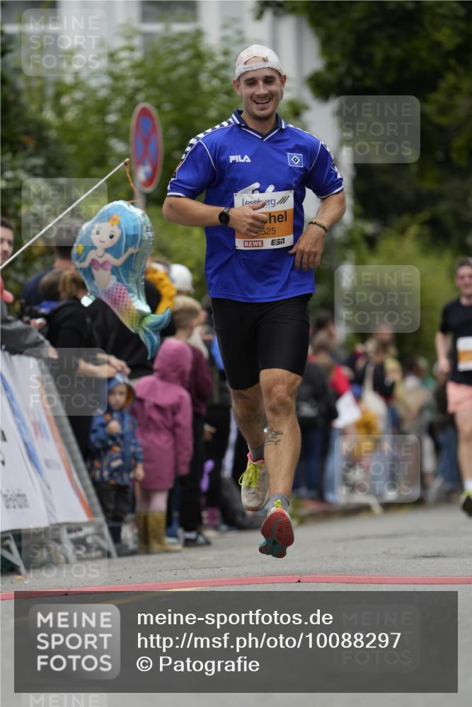 30.08.2026 - Blankeneser Heldenlauf Patografie http://msf.ph/oto/10088297 30.08.2026 11:39:11 Ziel 2525 meine-sportfotos.de