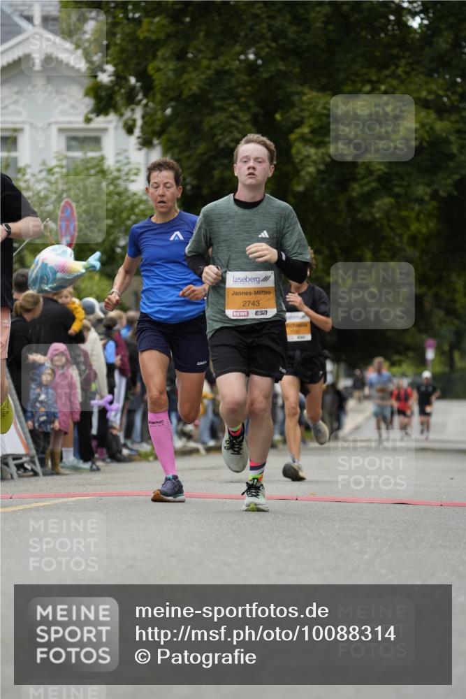 30.08.2026 - Blankeneser Heldenlauf Patografie http://msf.ph/oto/10088314 30.08.2026 11:39:18 Ziel 2192, 2207, 2525, 2643, 2743 meine-sportfotos.de