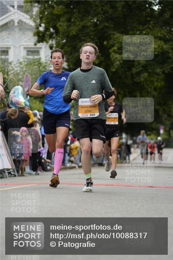 30.08.2026 - Blankeneser Heldenlauf Patografie http://msf.ph/oto/10088317 30.08.2026 11:39:18 Ziel 2192, 2207, 2525, 2643, 2743 meine-sportfotos.de