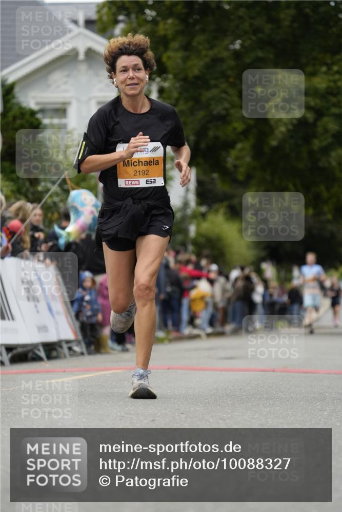 30.08.2026 - Blankeneser Heldenlauf Patografie http://msf.ph/oto/10088327 30.08.2026 11:39:22 Ziel 2192, 2207, 2643, 2743 meine-sportfotos.de