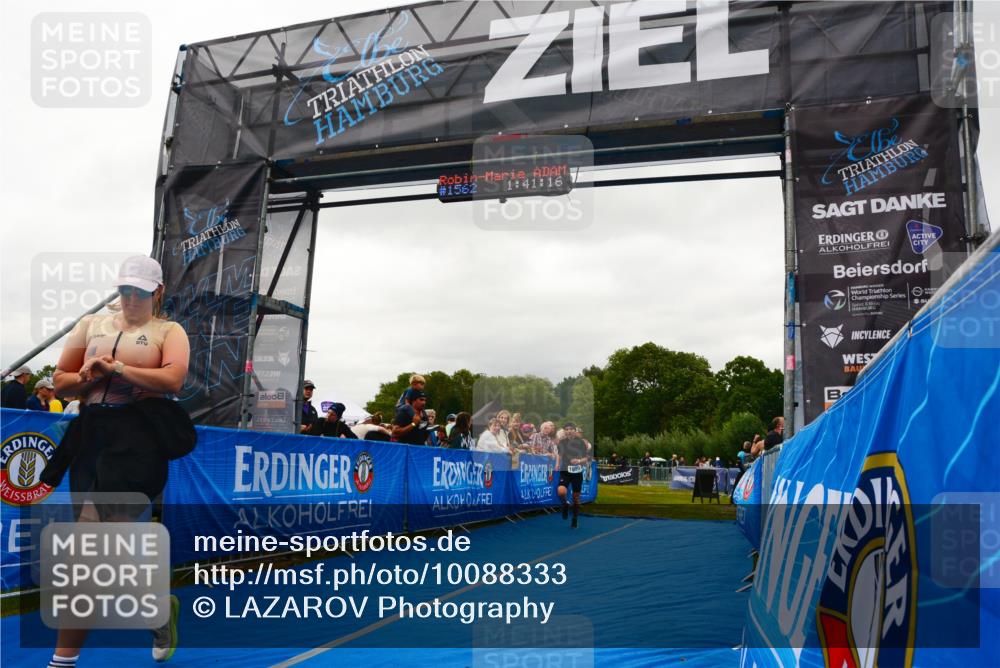 30.08.2026 - Elbe Triathlon Hamburg LAZAROV Photography http://msf.ph/oto/10088333 30.08.2026 12:21:15 Ziel 1600 meine-sportfotos.de