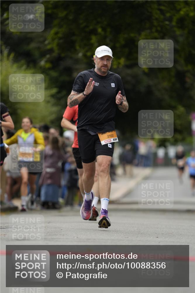 30.08.2026 - Blankeneser Heldenlauf Patografie http://msf.ph/oto/10088356 30.08.2026 11:39:36 Ziel 2102, 2342 meine-sportfotos.de