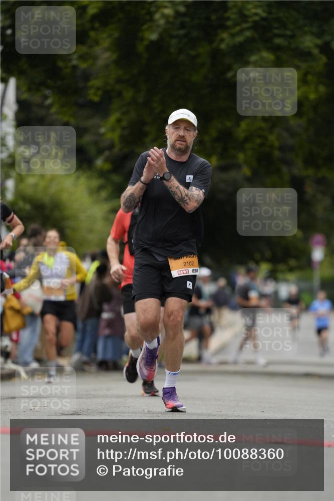 30.08.2026 - Blankeneser Heldenlauf Patografie http://msf.ph/oto/10088360 30.08.2026 11:39:37 Ziel 2102, 2342, 2833, 2948 meine-sportfotos.de
