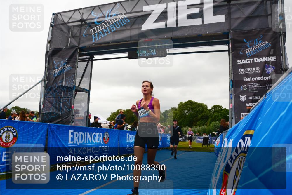 30.08.2026 - Elbe Triathlon Hamburg LAZAROV Photography http://msf.ph/oto/10088390 30.08.2026 12:22:10 Ziel 1408, 1604, 1613 meine-sportfotos.de
