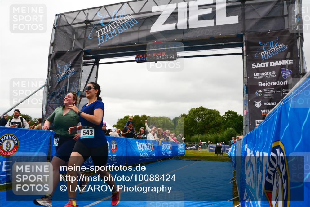 30.08.2026 - Elbe Triathlon Hamburg LAZAROV Photography http://msf.ph/oto/10088424 30.08.2026 12:22:58 Ziel 1540, 1543, 1711 meine-sportfotos.de