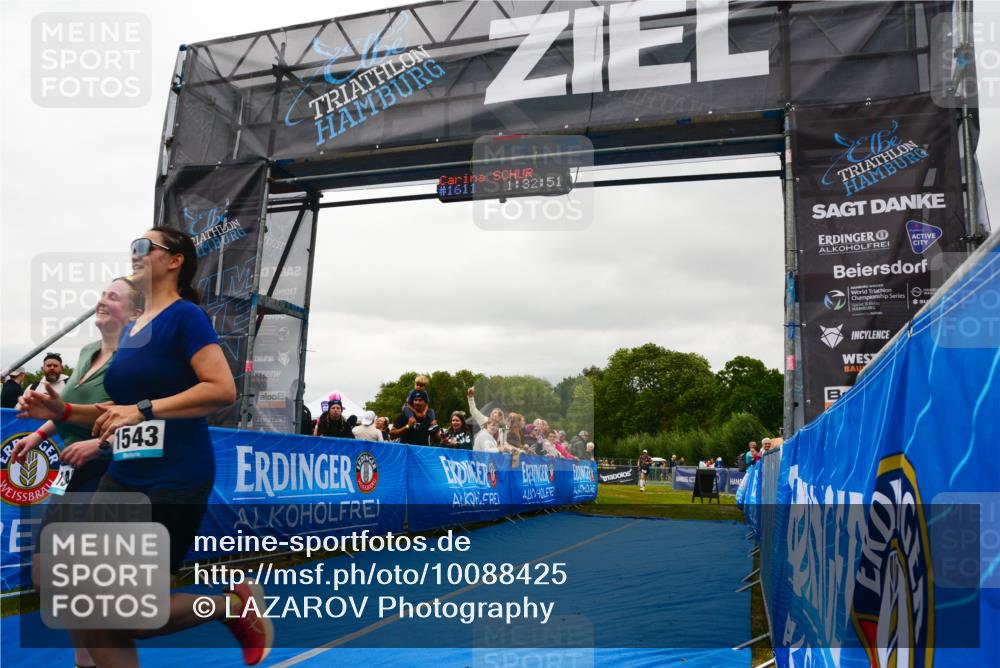 30.08.2026 - Elbe Triathlon Hamburg LAZAROV Photography http://msf.ph/oto/10088425 30.08.2026 12:22:58 Ziel 1540, 1543, 1711 meine-sportfotos.de