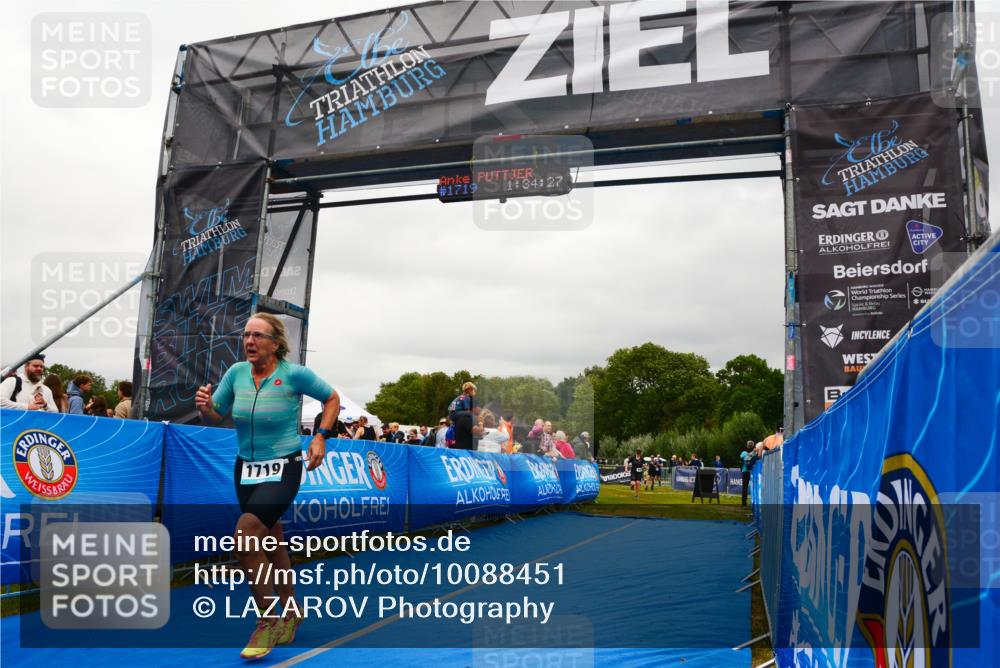 30.08.2026 - Elbe Triathlon Hamburg LAZAROV Photography http://msf.ph/oto/10088451 30.08.2026 12:24:27 Ziel 925, 1672, 1719 meine-sportfotos.de