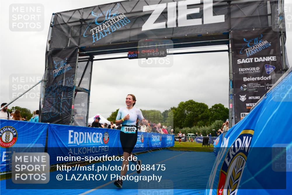 30.08.2026 - Elbe Triathlon Hamburg LAZAROV Photography http://msf.ph/oto/10088475 30.08.2026 12:24:46 Ziel 1602 meine-sportfotos.de