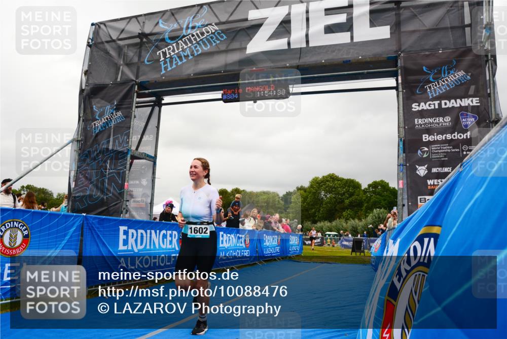 30.08.2026 - Elbe Triathlon Hamburg LAZAROV Photography http://msf.ph/oto/10088476 30.08.2026 12:24:46 Ziel 1602 meine-sportfotos.de