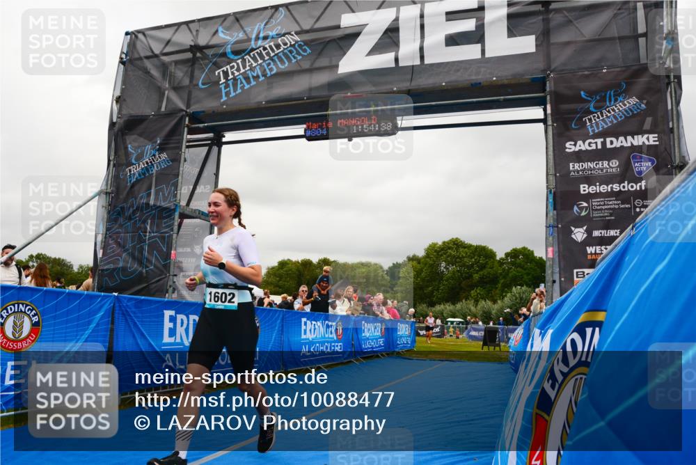 30.08.2026 - Elbe Triathlon Hamburg LAZAROV Photography http://msf.ph/oto/10088477 30.08.2026 12:24:46 Ziel 1602 meine-sportfotos.de