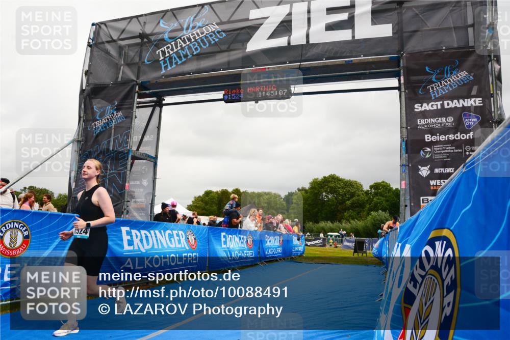 30.08.2026 - Elbe Triathlon Hamburg LAZAROV Photography http://msf.ph/oto/10088491 30.08.2026 12:25:06 Ziel 1524 meine-sportfotos.de