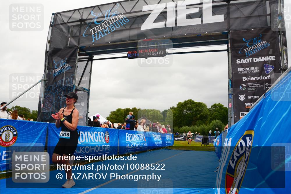 30.08.2026 - Elbe Triathlon Hamburg LAZAROV Photography http://msf.ph/oto/10088522 30.08.2026 12:26:02 Ziel 1618, 1638, 1714 meine-sportfotos.de