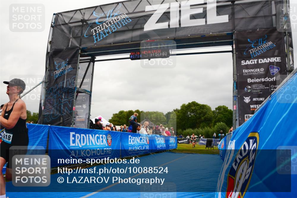 30.08.2026 - Elbe Triathlon Hamburg LAZAROV Photography http://msf.ph/oto/10088524 30.08.2026 12:26:03 Ziel 1618, 1638, 1714 meine-sportfotos.de