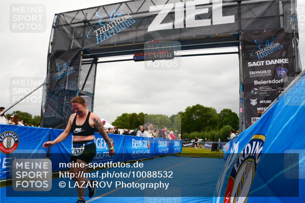 30.08.2026 - Elbe Triathlon Hamburg LAZAROV Photography http://msf.ph/oto/10088532 30.08.2026 12:26:11 Ziel 1638 meine-sportfotos.de