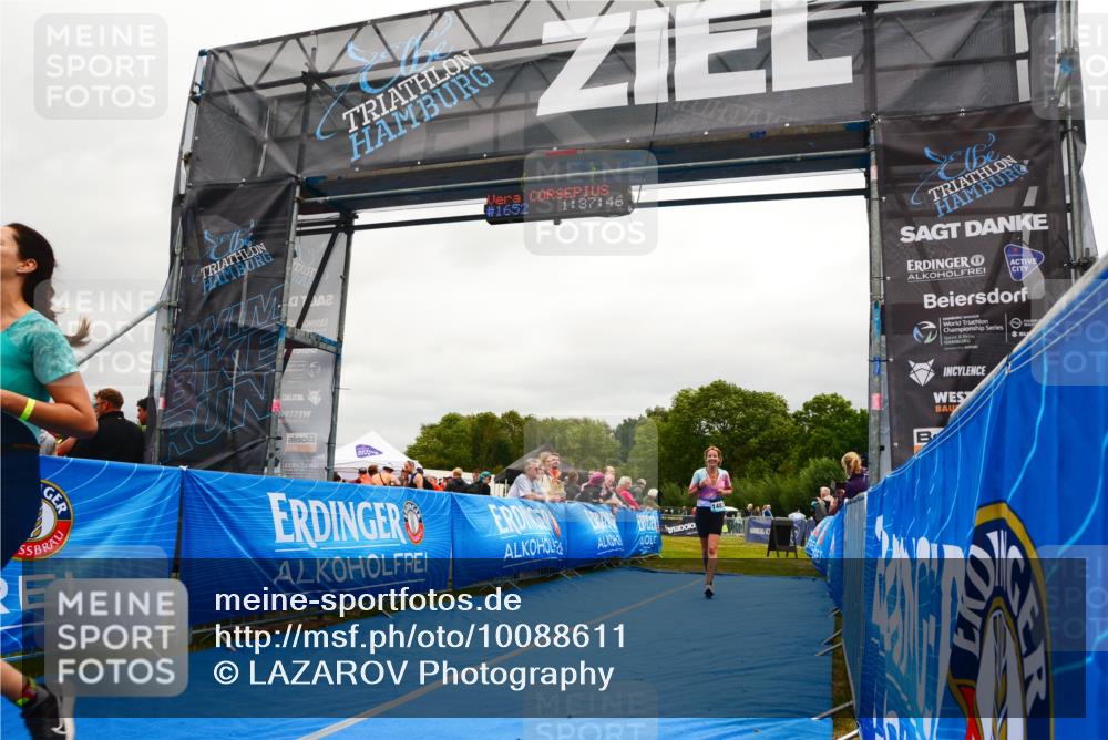 30.08.2026 - Elbe Triathlon Hamburg LAZAROV Photography http://msf.ph/oto/10088611 30.08.2026 12:27:45 Ziel 1483, 1652, 1656, 1682 meine-sportfotos.de