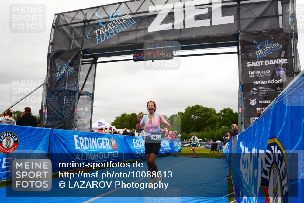 30.08.2026 - Elbe Triathlon Hamburg LAZAROV Photography http://msf.ph/oto/10088613 30.08.2026 12:27:47 Ziel 1483, 1567, 1652, 1656, 1682 meine-sportfotos.de