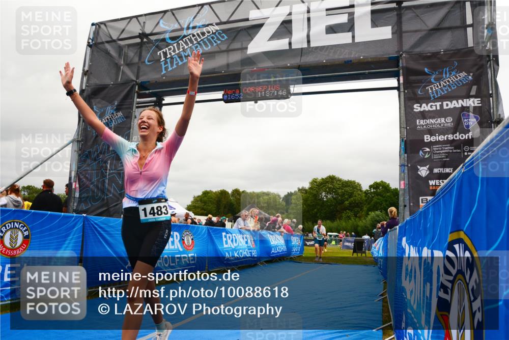 30.08.2026 - Elbe Triathlon Hamburg LAZAROV Photography http://msf.ph/oto/10088618 30.08.2026 12:27:48 Ziel 1483, 1567, 1652, 1656, 1682 meine-sportfotos.de