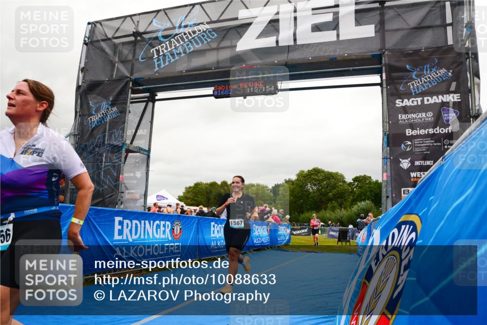 30.08.2026 - Elbe Triathlon Hamburg LAZAROV Photography http://msf.ph/oto/10088633 30.08.2026 12:27:55 Ziel 1567, 1656, 1661, 1682 meine-sportfotos.de