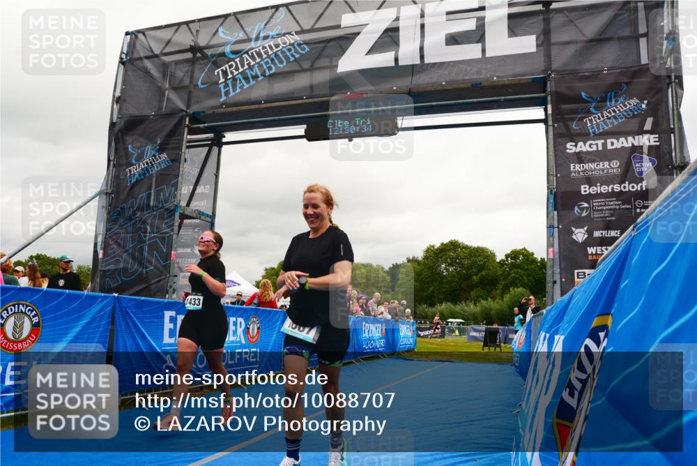30.08.2026 - Elbe Triathlon Hamburg LAZAROV Photography http://msf.ph/oto/10088707 30.08.2026 12:30:34 Ziel 1418, 1433, 1667 meine-sportfotos.de
