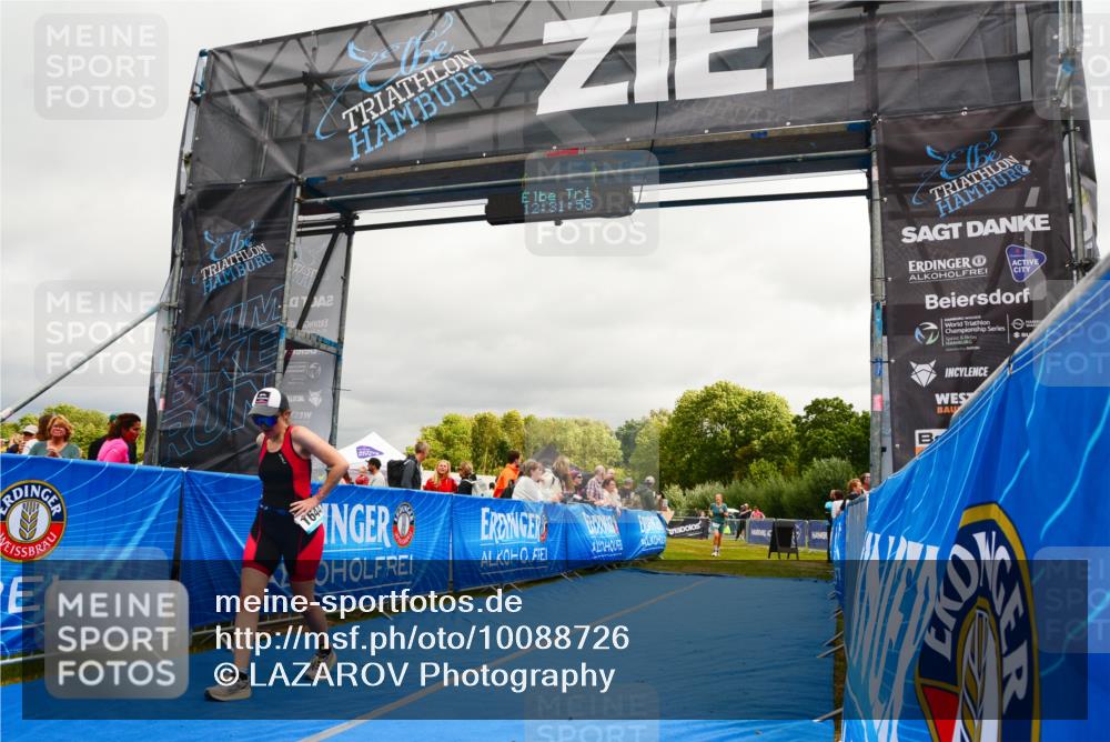 30.08.2026 - Elbe Triathlon Hamburg LAZAROV Photography http://msf.ph/oto/10088726 30.08.2026 12:31:58 Ziel 1644, 1657 meine-sportfotos.de