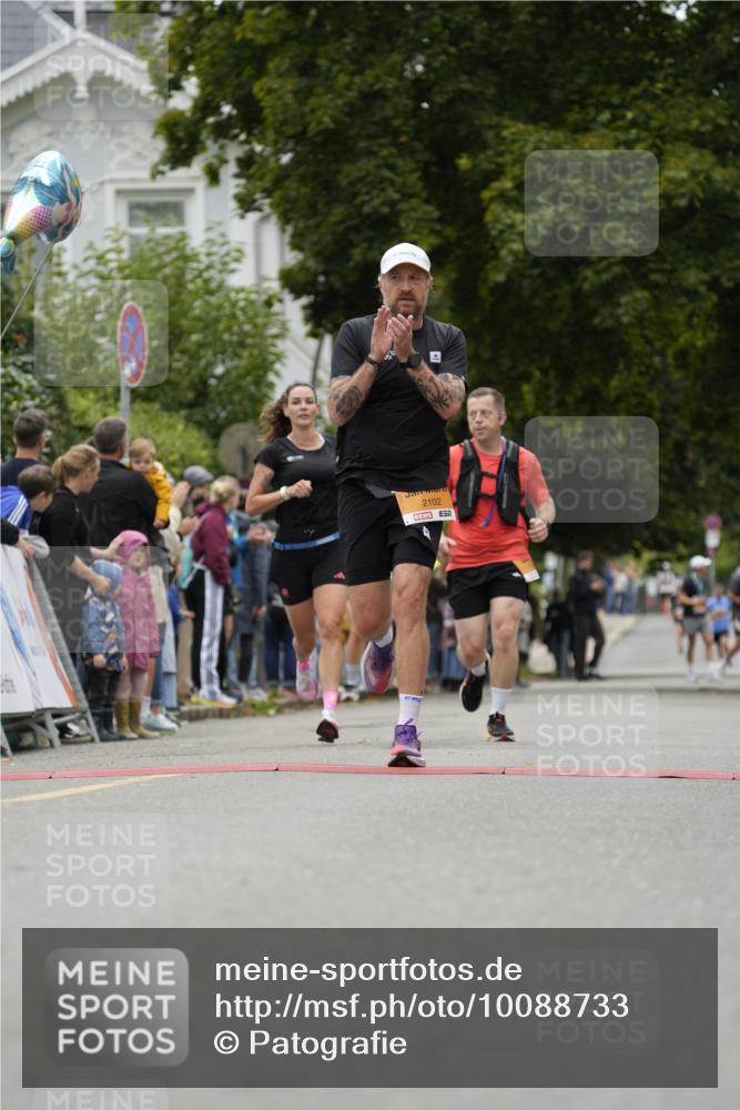 30.08.2026 - Blankeneser Heldenlauf Patografie http://msf.ph/oto/10088733 30.08.2026 11:39:39 Ziel 2102, 2342, 2757, 2833, 2948 meine-sportfotos.de