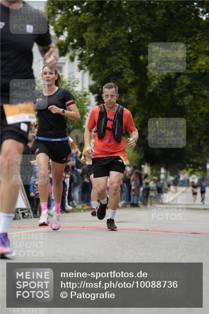 30.08.2026 - Blankeneser Heldenlauf Patografie http://msf.ph/oto/10088736 30.08.2026 11:39:42 Ziel 2102, 2757, 2833, 2948 meine-sportfotos.de