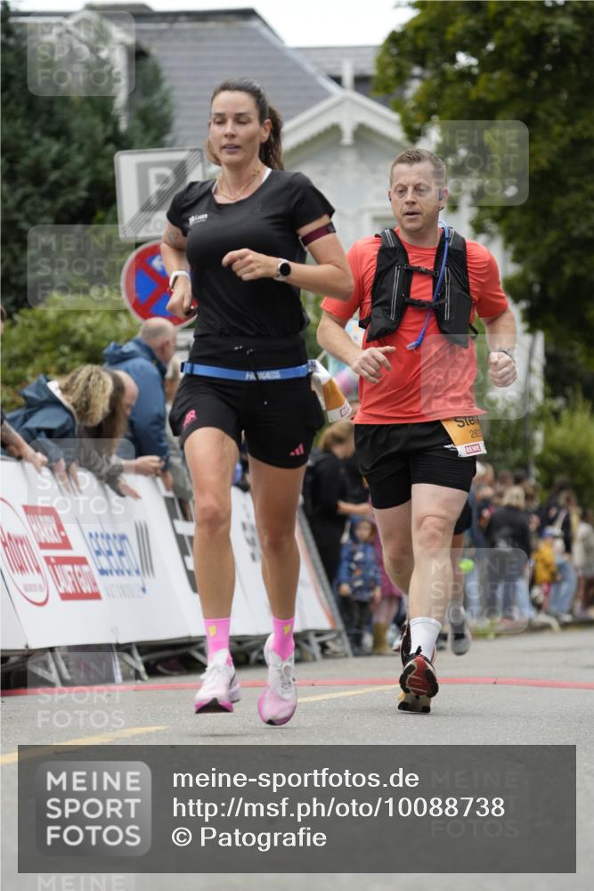 30.08.2026 - Blankeneser Heldenlauf Patografie http://msf.ph/oto/10088738 30.08.2026 11:39:43 Ziel 2102, 2757, 2833, 2948 meine-sportfotos.de