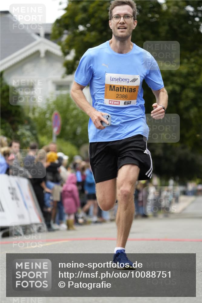 30.08.2026 - Blankeneser Heldenlauf Patografie http://msf.ph/oto/10088751 30.08.2026 11:40:03 Ziel 2112, 2386 meine-sportfotos.de