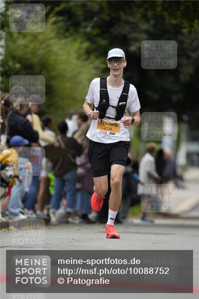 30.08.2026 - Blankeneser Heldenlauf Patografie http://msf.ph/oto/10088752 30.08.2026 11:40:21 Ziel  meine-sportfotos.de