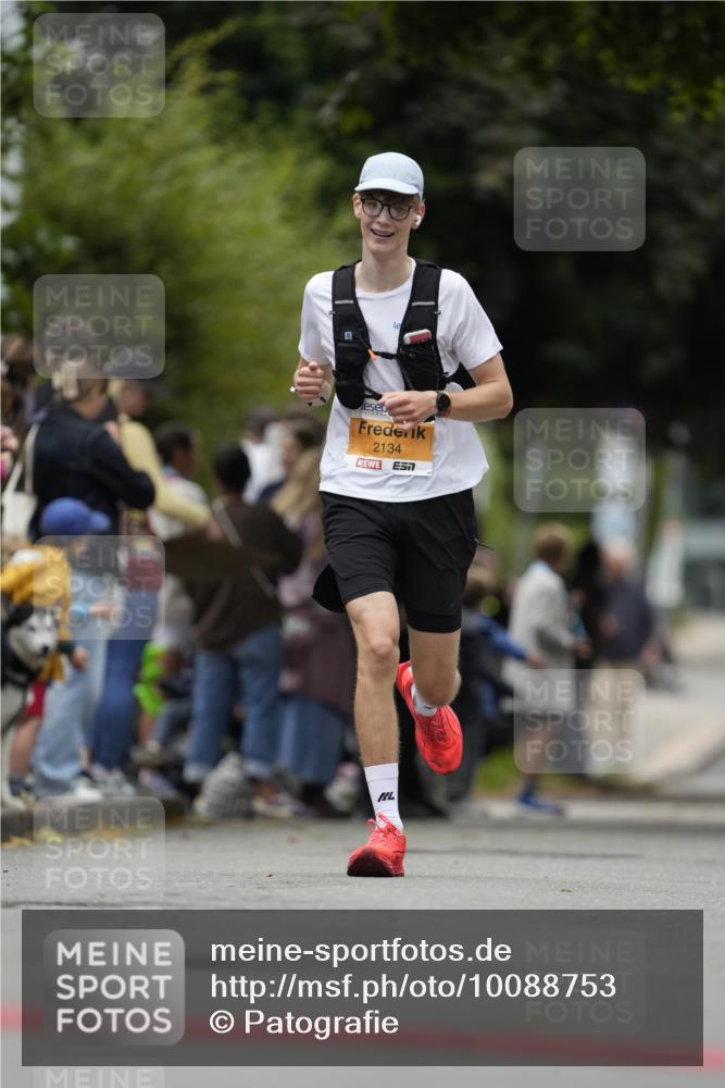 30.08.2026 - Blankeneser Heldenlauf Patografie http://msf.ph/oto/10088753 30.08.2026 11:40:21 Ziel  meine-sportfotos.de