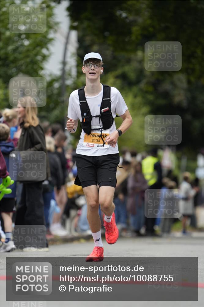 30.08.2026 - Blankeneser Heldenlauf Patografie http://msf.ph/oto/10088755 30.08.2026 11:40:24 Ziel 2134 meine-sportfotos.de
