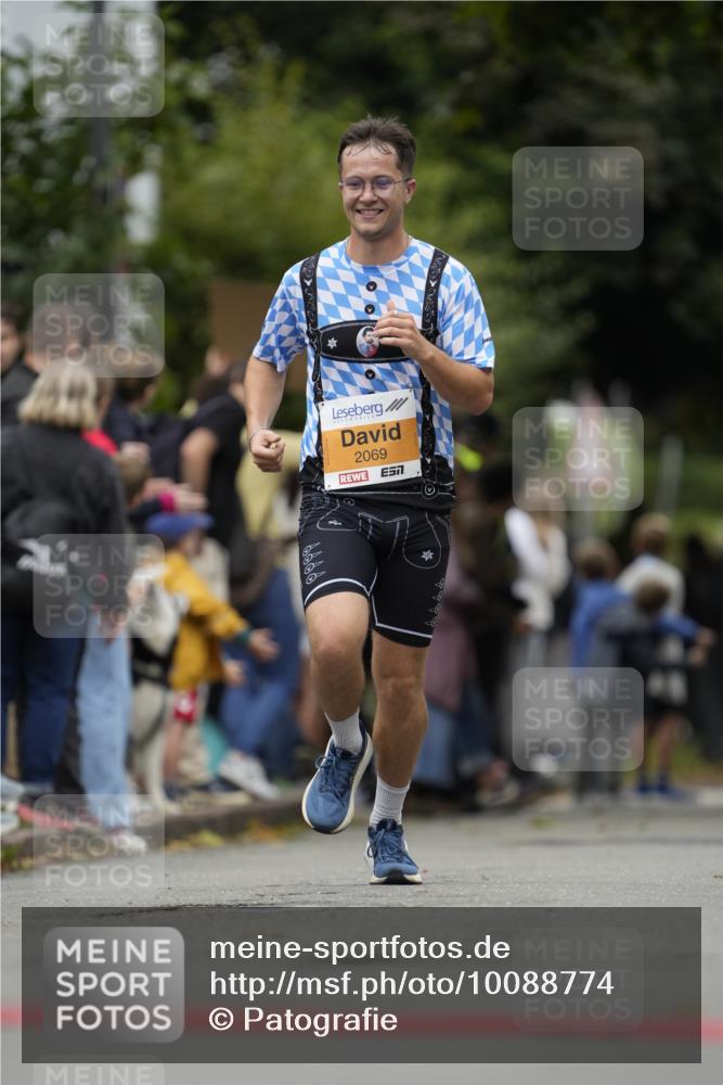 30.08.2026 - Blankeneser Heldenlauf Patografie http://msf.ph/oto/10088774 30.08.2026 11:40:54 Ziel 2069, 2484, 2823 meine-sportfotos.de