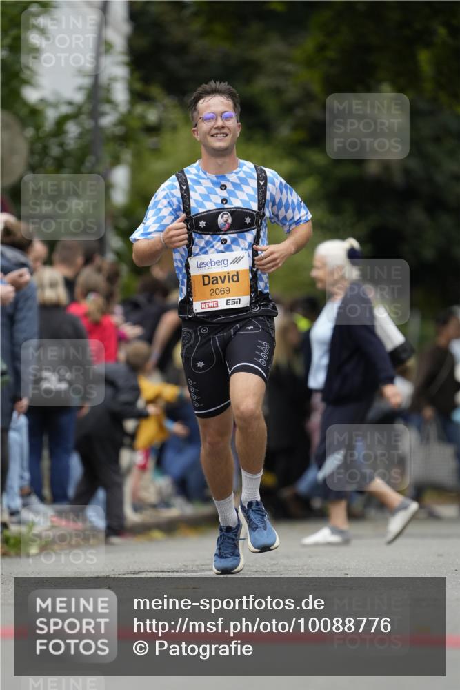 30.08.2026 - Blankeneser Heldenlauf Patografie http://msf.ph/oto/10088776 30.08.2026 11:40:55 Ziel 2069, 2823 meine-sportfotos.de