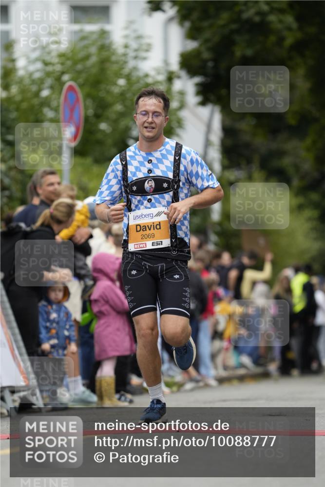 30.08.2026 - Blankeneser Heldenlauf Patografie http://msf.ph/oto/10088777 30.08.2026 11:40:57 Ziel 2069, 2823 meine-sportfotos.de