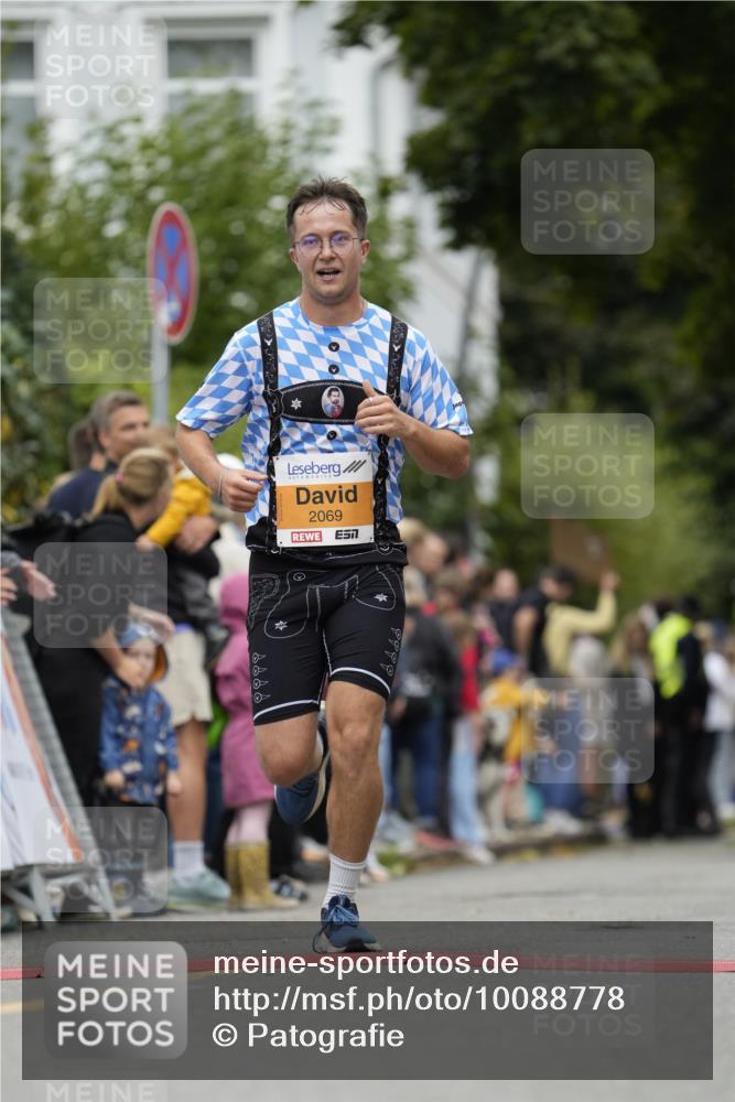 30.08.2026 - Blankeneser Heldenlauf Patografie http://msf.ph/oto/10088778 30.08.2026 11:40:58 Ziel 2069, 2823 meine-sportfotos.de