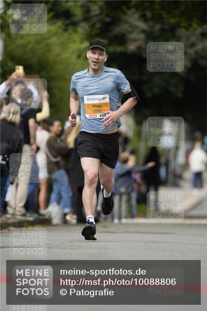 30.08.2026 - Blankeneser Heldenlauf Patografie http://msf.ph/oto/10088806 30.08.2026 11:41:43 Ziel 2361, 2424, 2797 meine-sportfotos.de