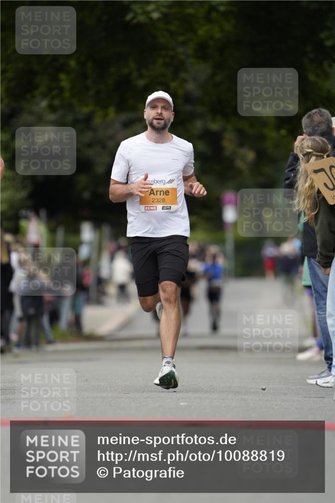 30.08.2026 - Blankeneser Heldenlauf Patografie http://msf.ph/oto/10088819 30.08.2026 11:42:01 Ziel 2328, 2432, 2520 meine-sportfotos.de
