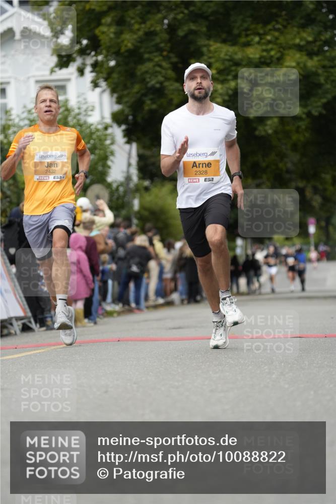 30.08.2026 - Blankeneser Heldenlauf Patografie http://msf.ph/oto/10088822 30.08.2026 11:42:03 Ziel 2328, 2432, 2520 meine-sportfotos.de