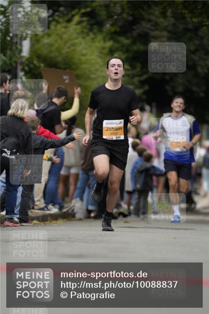30.08.2026 - Blankeneser Heldenlauf Patografie http://msf.ph/oto/10088837 30.08.2026 11:42:32 Ziel 2524, 2563 meine-sportfotos.de