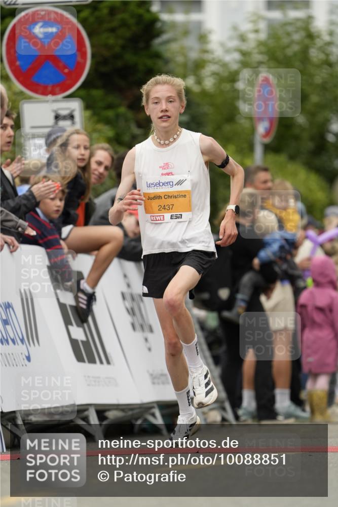 30.08.2026 - Blankeneser Heldenlauf Patografie http://msf.ph/oto/10088851 30.08.2026 11:42:46 Ziel 2032, 2437, 2465, 2494 meine-sportfotos.de
