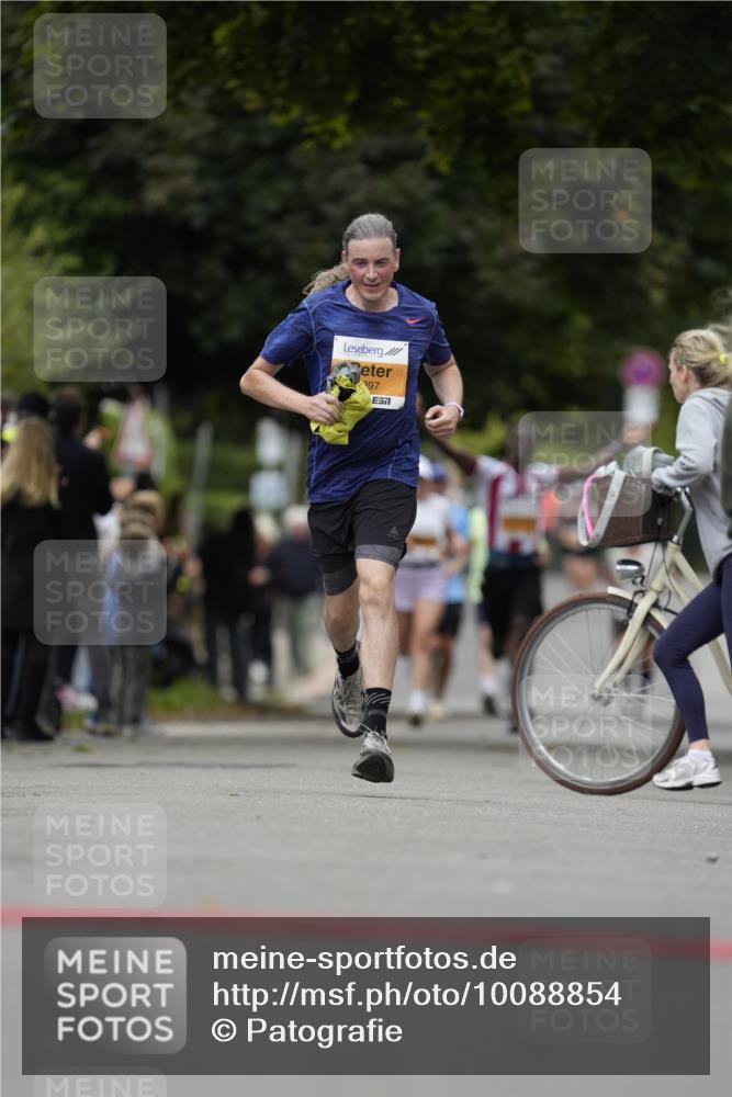 30.08.2026 - Blankeneser Heldenlauf Patografie http://msf.ph/oto/10088854 30.08.2026 11:42:49 Ziel 2437, 2465 meine-sportfotos.de