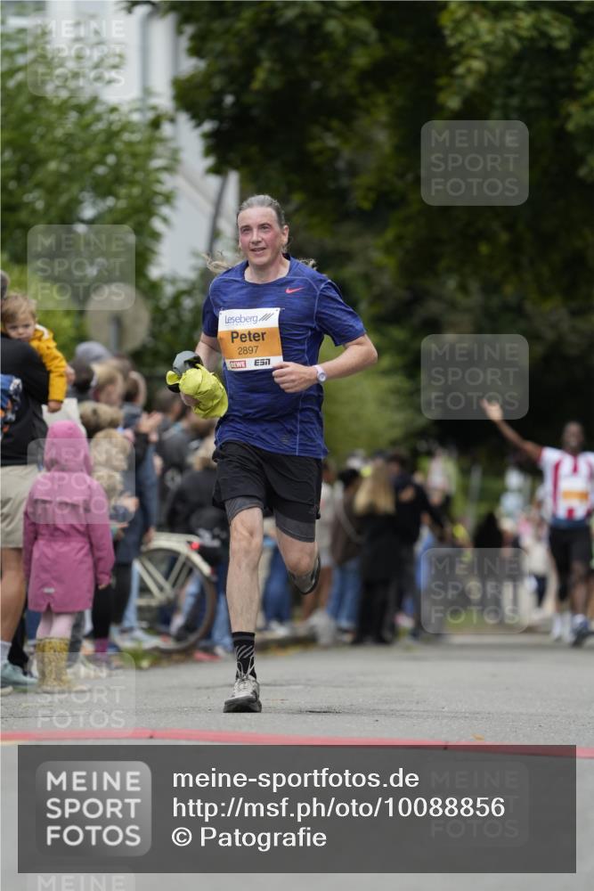 30.08.2026 - Blankeneser Heldenlauf Patografie http://msf.ph/oto/10088856 30.08.2026 11:42:53 Ziel 2437, 2897 meine-sportfotos.de