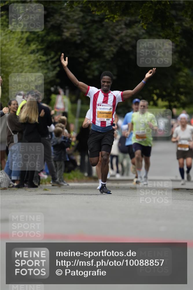30.08.2026 - Blankeneser Heldenlauf Patografie http://msf.ph/oto/10088857 30.08.2026 11:42:55 Ziel 2897 meine-sportfotos.de